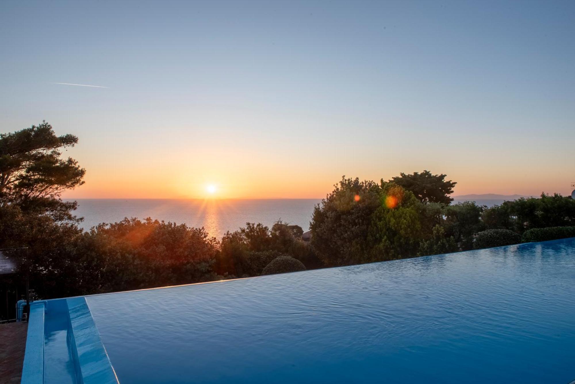 Boutique Hotel Torre Di Cala Piccola Porto Santo Stefano  Zewnętrze zdjęcie